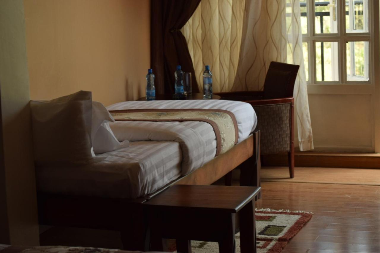 Esikar Gardens Hotel Narok Exterior foto